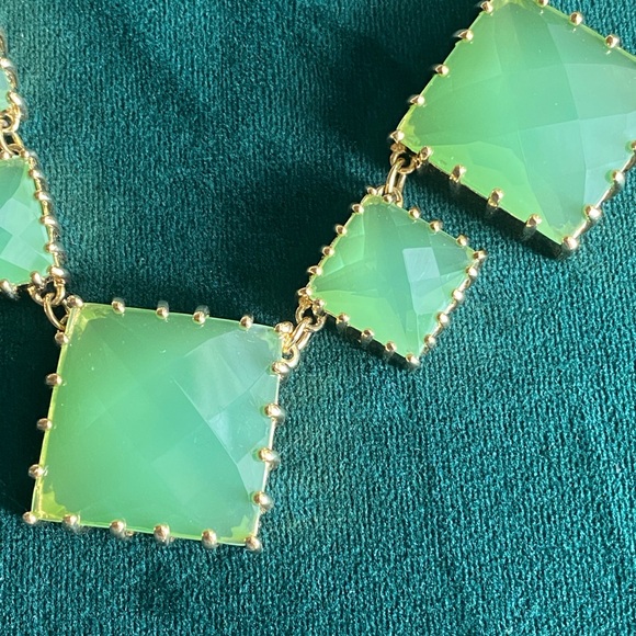 Kate spade palm pearls long statement necklace in chalcedony green with bag EUC - Picture 4 of 6